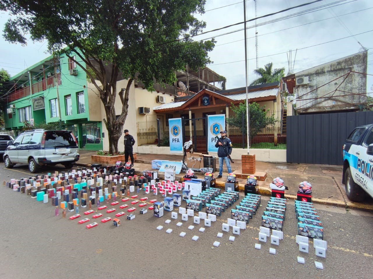 La Policía Federal secuestró mercadería ilegal valuada en $36 millones en Puerto Iguazú - Imagen principal